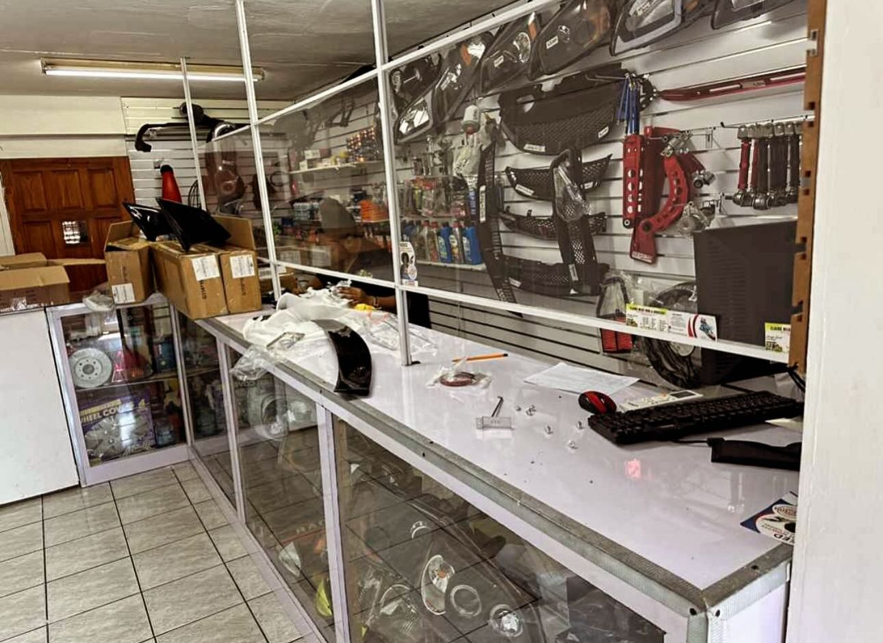 Acid Motor Sale Shop team and auto parts